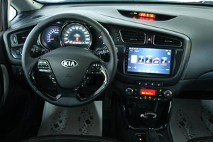 Хетчбэк Kia Ceed 2012 года, 949000 рублей, Омск