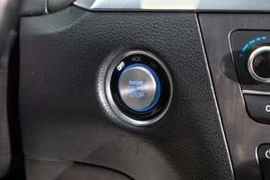 Седан Hyundai Genesis 2017 года, 1749000 рублей, Барнаул