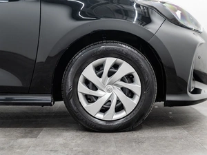 Хетчбэк Toyota Yaris 2020 года, 1075000 рублей, Красноярск