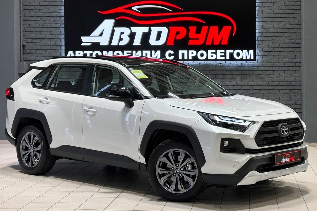 Внедорожник Toyota RAV4 2025 года, 3997000 рублей, Красноярск