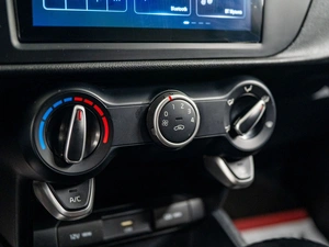 Хетчбэк Kia Rio X 2021 года, 1750000 рублей, Красноярск