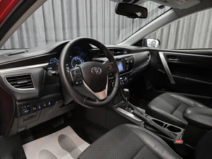 Седан Toyota Corolla 2013 года, 1299000 рублей, Красноярск