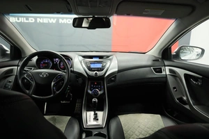 Седан Hyundai Elantra 2013 года, 1200000 рублей, Курск