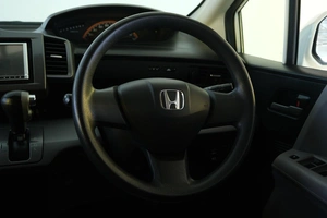 Минивэн Honda Freed 2010 года, 1039000 рублей, Омск