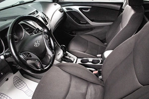 Седан Hyundai Elantra 2015 года, 1269000 рублей, Сургут