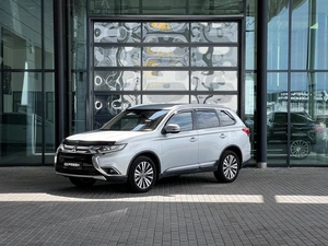 Внедорожник Mitsubishi Outlander 2018 года, 1999999 рублей, Уфа