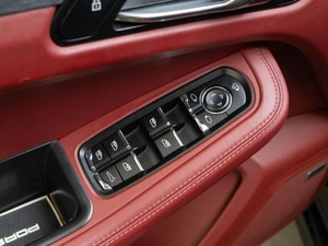 Внедорожник Porsche Macan GTS 2022 года, 10688888 рублей, Москва