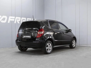 Хетчбэк Mercedes-benz A-класс 2012 года, 920000 рублей, Омск