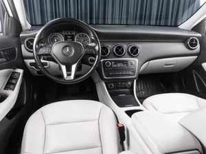 Хетчбэк Mercedes-benz A-класс 2013 года, 1429000 рублей, Тюмень