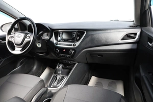 Седан Hyundai Solaris 2017 года, 999000 рублей, Новосибирск