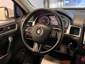 Внедорожник Volkswagen Touareg 2004 года, 799000 рублей, Красноярск