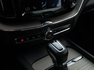 Внедорожник Volvo XC60 2018 года, 3178196 рублей, Москва