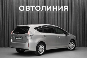 Универсал Toyota Prius Alpha 2011 года, 1100000 рублей, Красноярск