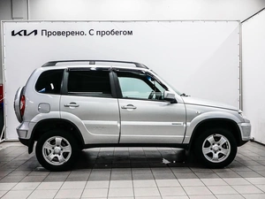 Внедорожник Chevrolet Niva 2012 года, 670000 рублей, Красноярск