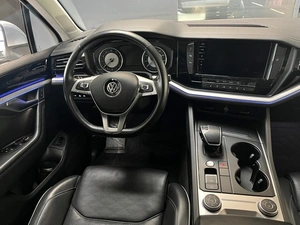 Внедорожник Volkswagen Touareg 2020 года, 4750000 рублей, Абакан