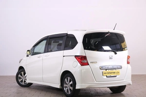 Минивэн Honda Freed 2009 года, 1169000 рублей, Омск