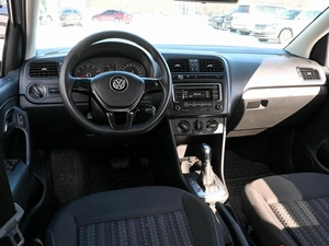 Седан Volkswagen Polo 2017 года, 1160000 рублей, Волгоград
