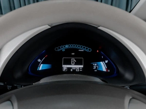 Хетчбэк Nissan Leaf 2010 года, 569000 рублей, Тюмень