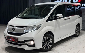 Минивэн Honda Stepwgn 2017 года, 1897000 рублей, Красноярск