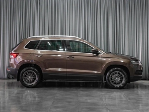 Внедорожник Skoda Karoq 2020 года, 2499000 рублей, Тюмень