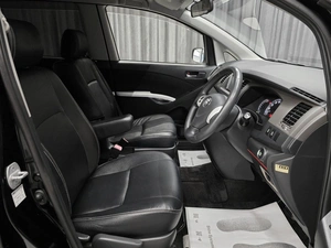 Минивэн Toyota Isis 2012 года, 1270000 рублей, Красноярск