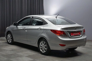 Хетчбэк Hyundai Solaris 2012 года, 897000 рублей, Красноярск