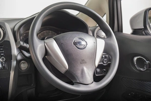 Хетчбэк Nissan Note 2016 года, 1049000 рублей, Томск