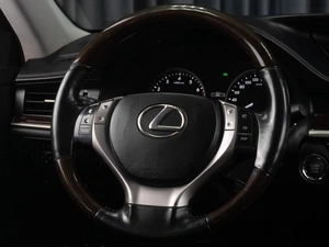 Седан Lexus ES 2013 года, 2149000 рублей, Тюмень