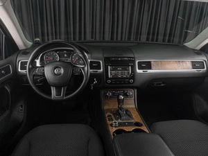 Внедорожник Volkswagen Touareg 2012 года, 1849000 рублей, Тюмень