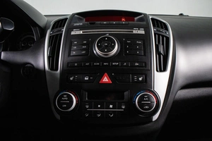 Хетчбэк Kia Ceed 2011 года, 559000 рублей, Сургут