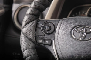 Внедорожник Toyota RAV4 2014 года, 2299000 рублей, Томск