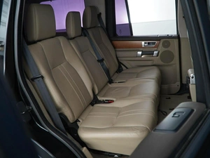 Внедорожник Land Rover Discovery 2013 года, 2153999 рублей, Москва