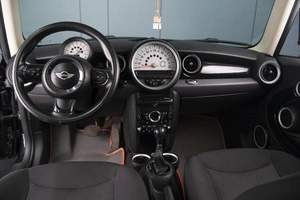 Хетчбэк MINI One 2010 года, 780000 рублей, Омск