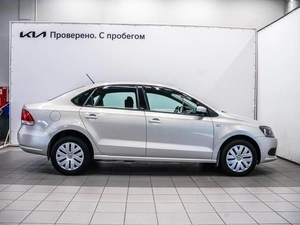 Седан Volkswagen Polo 2013 года, 850000 рублей, Красноярск