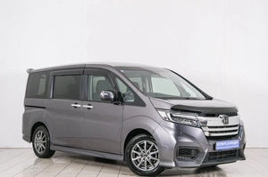 Минивэн Honda Stepwgn Spada 2019 года, 2399000 рублей, Красноярск