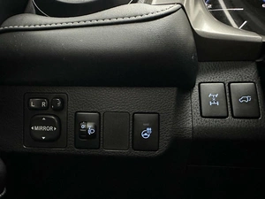 Внедорожник Toyota RAV4 2016 года, 2340000 рублей, Красноярск