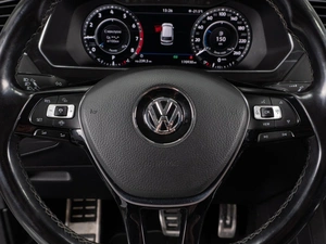 Внедорожник Volkswagen Tiguan 2018 года, 2319000 рублей, Тюмень