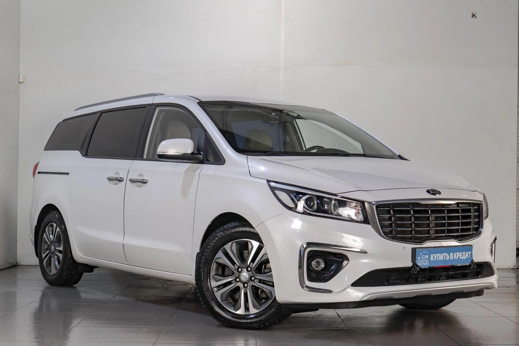 Минивэн Kia Carnival 2019 года, 2899000 рублей, Челябинск