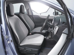 Хетчбэк Toyota Vitz 2013 года, 570000 рублей, Ростов-на-Дону