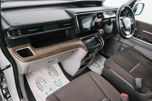 Минивэн Honda Stepwgn 2015 года, 1559000 рублей, Красноярск