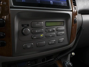 Внедорожник Toyota Land Cruiser 2002 года, 1990000 рублей, Омск