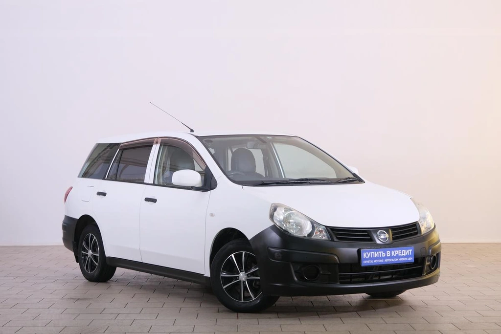 Универсал Nissan AD 2015 года, 779000 рублей, Омск