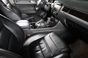 Внедорожник Volkswagen Touareg 2011 года, 2199000 рублей, Сургут
