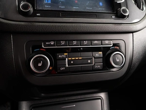 Внедорожник Volkswagen Tiguan 2012 года, 1259000 рублей, Тюмень