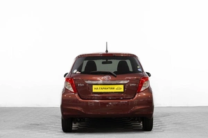 Хетчбэк Toyota Vitz 2012 года, 849000 рублей, Барнаул