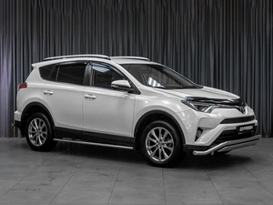 Внедорожник Toyota RAV4 2018 года, 2419000 рублей, Тюмень