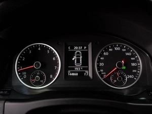 Внедорожник Volkswagen Tiguan 2012 года, 1449000 рублей, Тюмень