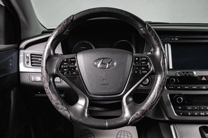 Седан Hyundai Sonata 2016 года, 1719000 рублей, Сургут