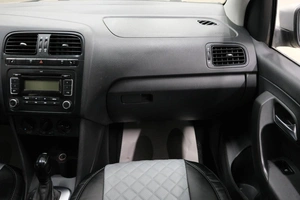 Седан Volkswagen Polo 2012 года, 719000 рублей, Омск