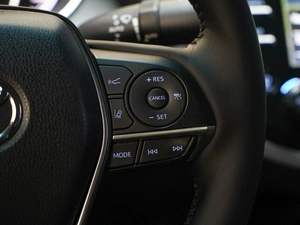 Седан Toyota Camry 2019 года, 2646434 рублей, Москва